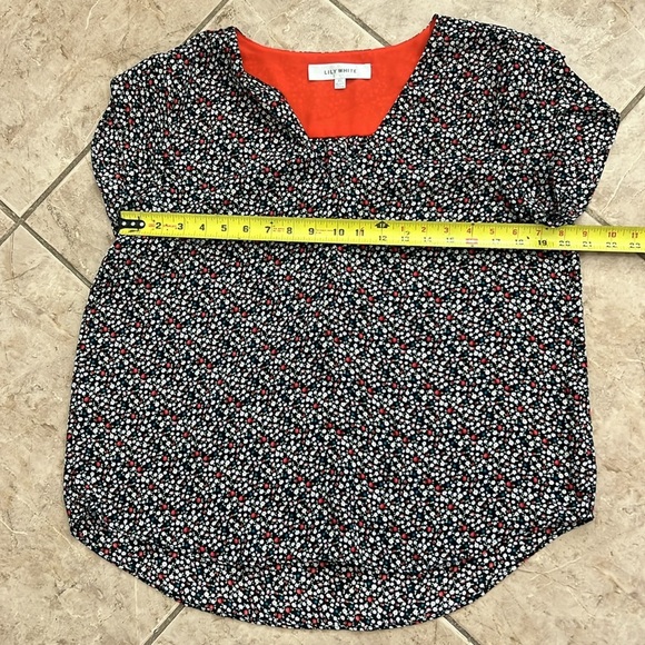 Lily White Women's Floral Blouse size XL - Picture 2 of 6